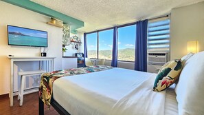 Iron/ironing board, free WiFi, bed sheets - 25th Floor Cozy studio in gorgeous Honolulu perfect for your island getaway (Honolulu)