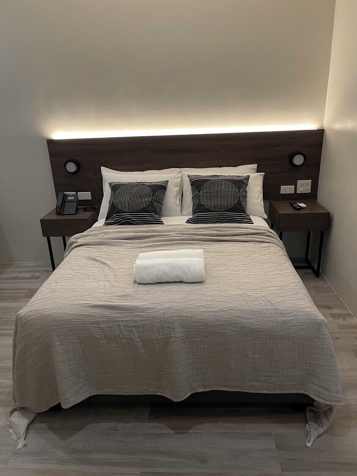 スイート | デスク、ノートパソコン用作業スペース、アイロン / アイロン台、WiFi (無料)