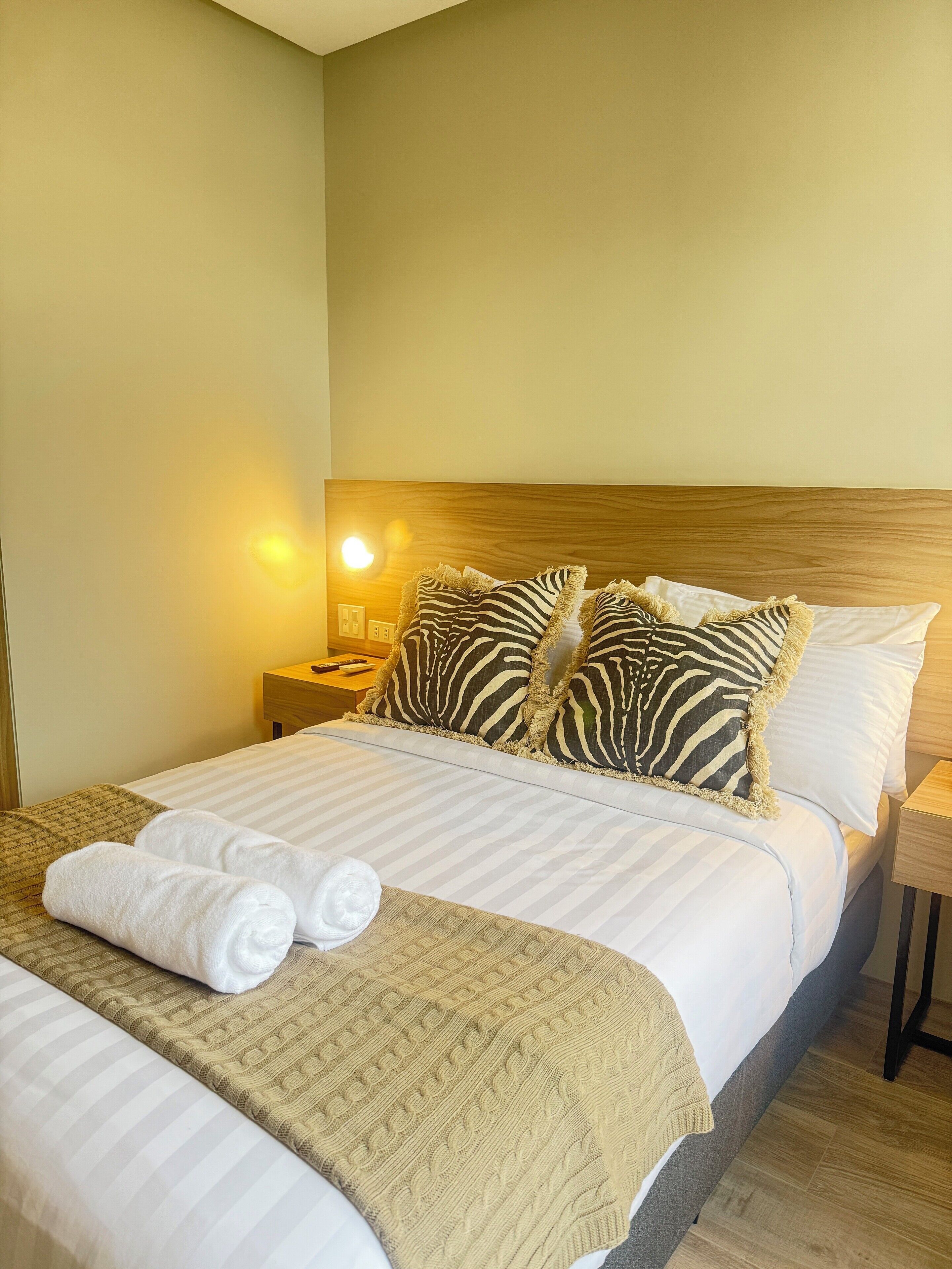 Basic Room | Desk, laptop workspace, iron/ironing board, free WiFi