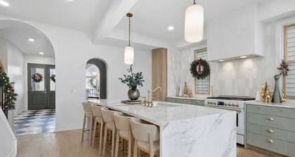 Designer 5-bedroom house with rooftop patio DT Pittsburgh