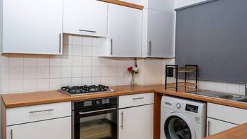 KylskÄp, mikrovÄgsugn, ugn och spishÀll