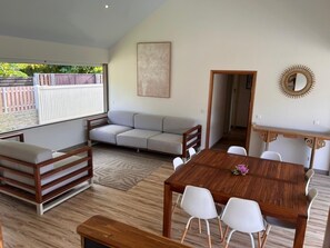 Interior - Villa Noa Vai by Tahiti Homes, in the heart of Moorea's little Venice (Moorea-Maiao)