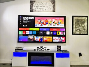 Interior - Parisian Escape in Port St. Lucie! Complete with Spacious Arcade! Bienvenue! (Port St. Lucie)