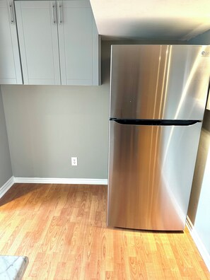 Interior - Beautiful 2Bed walkout basement (Halton Hills)