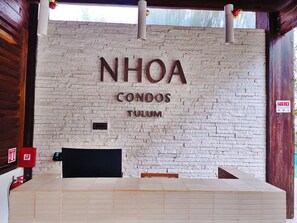 Lobby - Centric 2BD Apartment Swim Up Pool (Tulum)