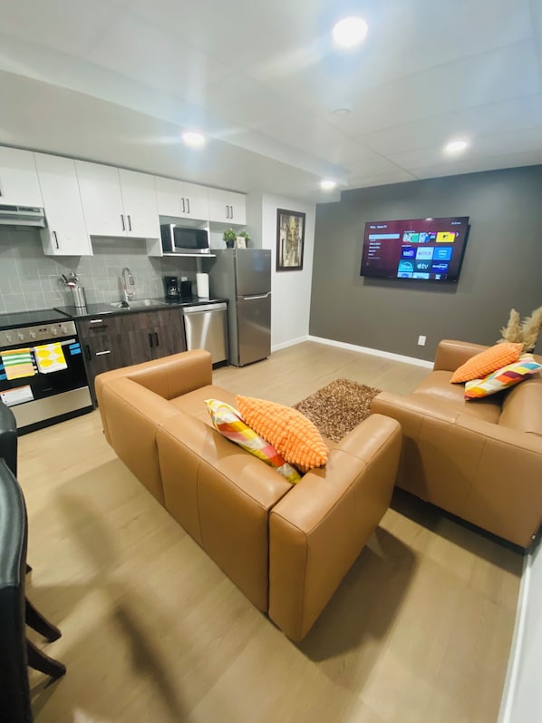 Interior - Cozy 2BR | High Ceilings Basement + Private Entrance - close to amenities (Winnipeg)