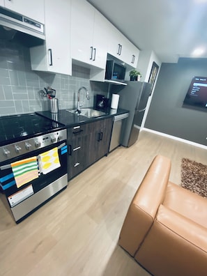 Fridge, microwave, stovetop, dishwasher - Cozy 2BR | High Ceilings Basement + Private Entrance - close to amenities (Winnipeg)