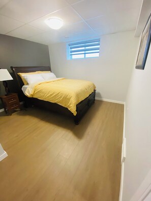 2 chambres, fer et planche à repasser, Wi-Fi gratuit, draps fournis
