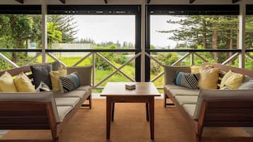 Hus, delvis havutsikt | Balkong