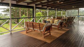 Hus, delvis havutsikt | Balkong