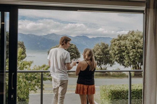 Mountain Views | Beachfront | Central - KK86200