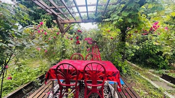 Family House, Garden View | Terrace/patio