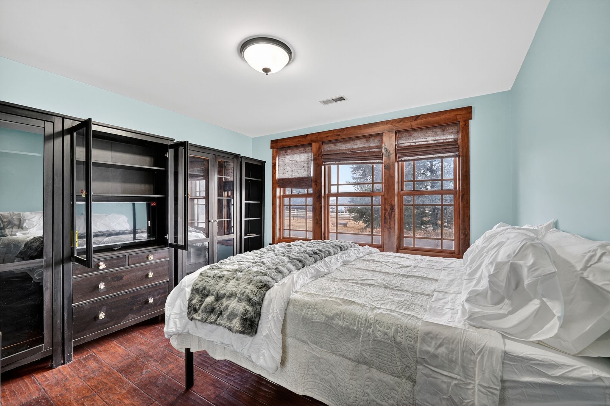 1 habitación, escritorio, tabla de planchar con plancha y wifi gratis 