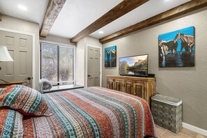 2 camere, una scrivania, ferro/asse da stiro, Wi-Fi gratuito