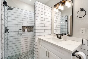 Doccia, asciugacapelli, asciugamani