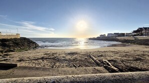 Una spiaggia nelle vicinanze