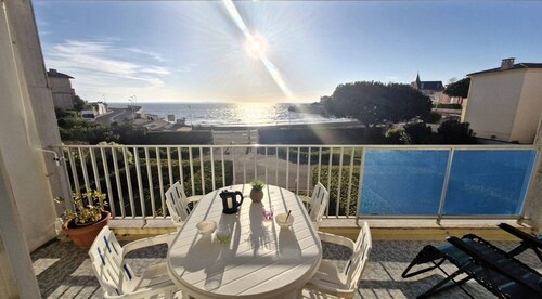 ROYAN – Wake up to the sea in this charming RUSTIC studio – Plage du Pigeonnier