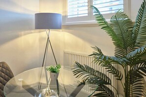 Studio - Host Stay The Langley Hotel Apartment 12 (Whitby)