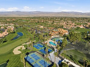 Exterior - Oasis Golf & Mountain View Condo (Palm Desert)