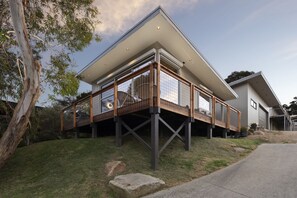Exterior - Birdsong (McCrae)