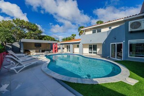Pool - Bakval High Rise Retreat (Bakval)