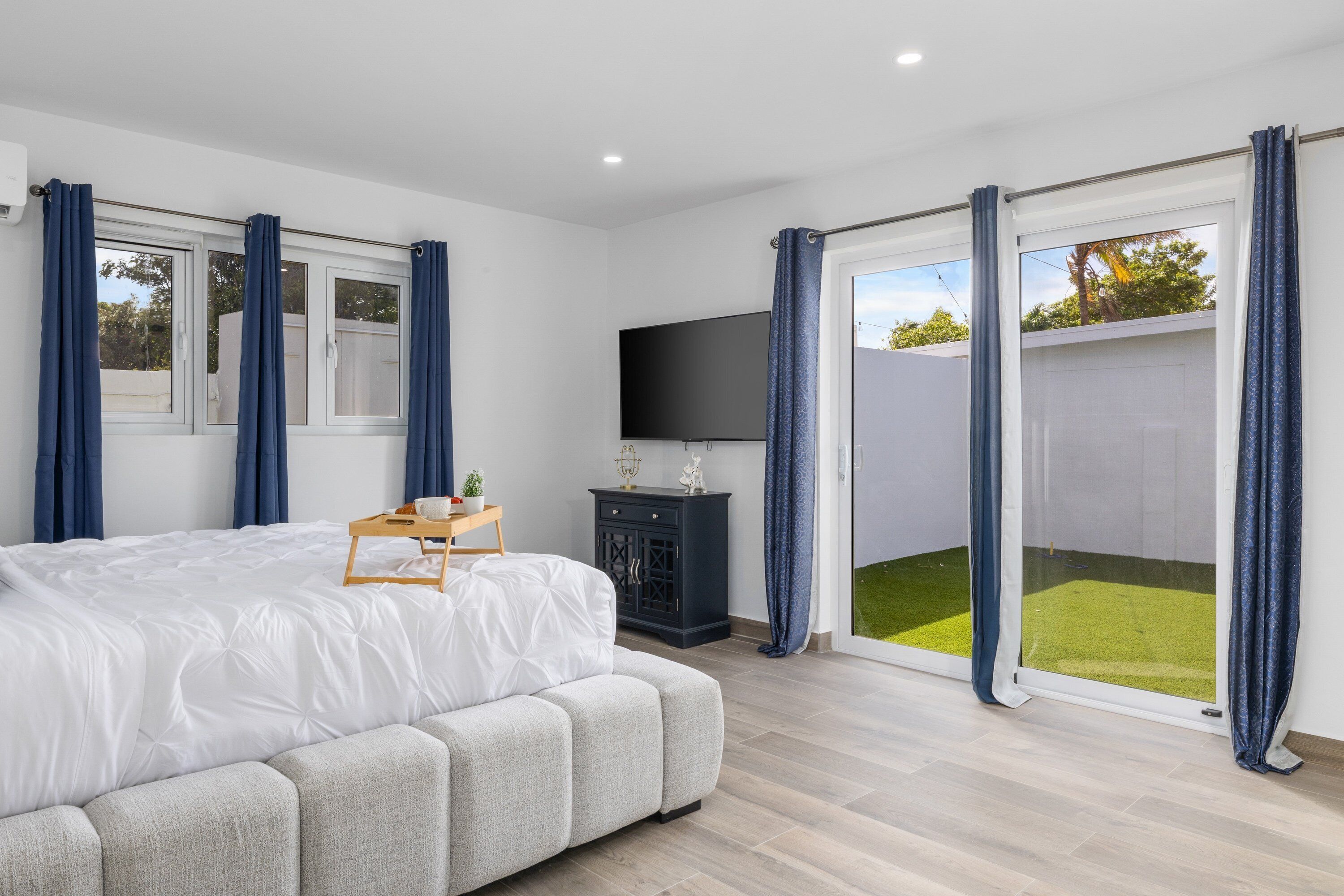 Fer et planche à repasser, accès Internet, draps fournis