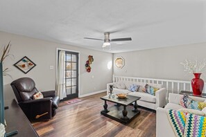 Living area - Safe, Quiet home with huge Fenced yard and parking (Maryland Heights)