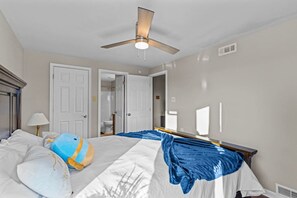 Room - Safe, Quiet home with huge Fenced yard and parking (Maryland Heights)