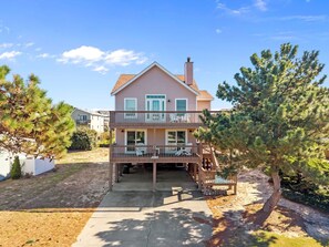 Exterior - Finn Tales: Dog Friendly, Soundside, Village Beach Club Access (Nags Head)