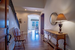 المنشأة من الداخل