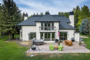 تناول الطعام بالخارج