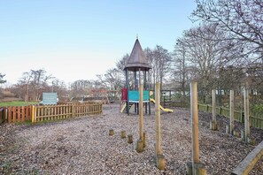 House | 2 bedrooms, Internet - Host and Stay 421 Wooler Park (Wooler)