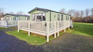 2 bedrooms, high-speed internet - Host and Stay 421 Wooler Park (Wooler)