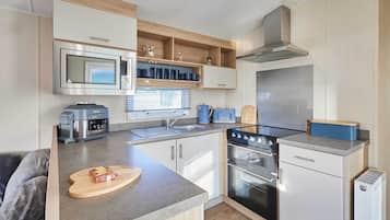 ํ์ฐ์ค | 2 ๊ฐ์ ์นจ์ค, ์ธํฐ๋ท