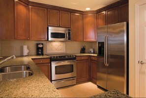 Microondas, horno, parrilla de estufa y lavavajillas 