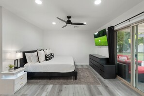 4 bedrooms, iron/ironing board, free WiFi, bed sheets - Saguaro Serenity | Stylish Home w Pool & Hot Tub (Scottsdale)