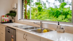 Fridge, microwave, oven, stovetop - Your Calm Corner in Lane Cove North (Lane Cove North)