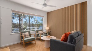 Smart TV - Blue Lotus Riverfront Villas Nelligen (Nelligen)