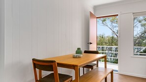 Dining - Lotus Flower Serenity Villa (Nelligen)