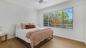 Free WiFi, bed sheets - Jasmine Water Lily Villa (Nelligen)