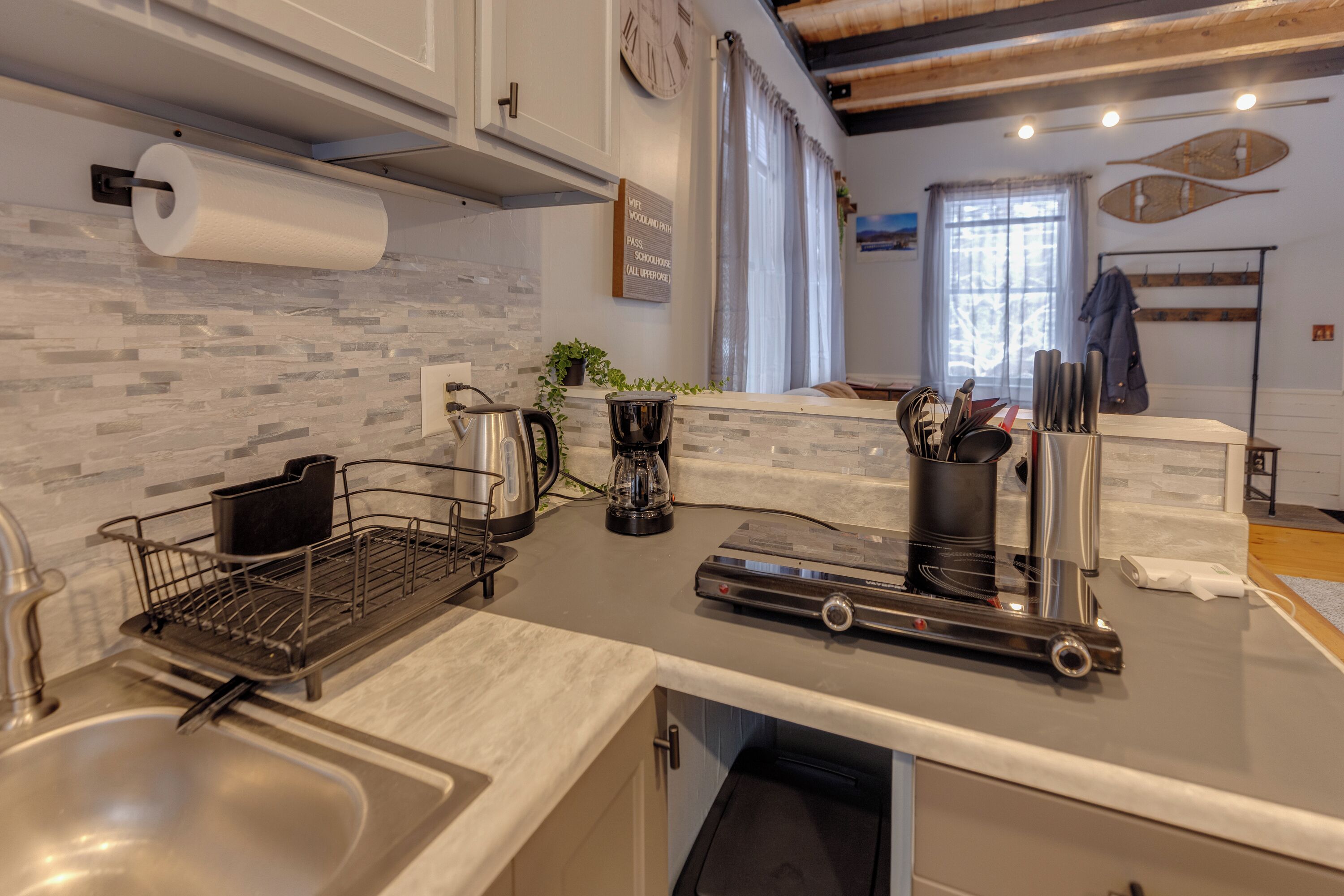 冰箱、微波炉、茶具/咖啡用具、电热水壶