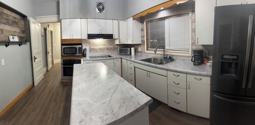 Adorable 4-bedroom house in Fond du Lac bring your family or friends