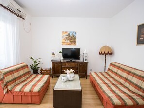 Living area - Fünf-Bett-Appartement by Interhome (Bar)