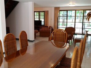 Dining - Ferienvilla mit gemeinschaftlichem Pool by Interhome (Chak Phong)