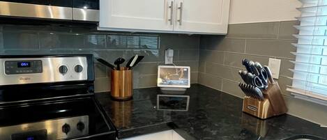 Mikrowelle, Ofen, Herdplatte, Geschirrspüler