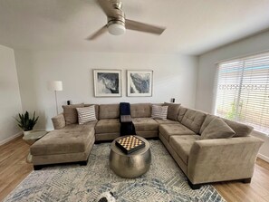 TV - Charming Tempe Home, Great Location to Both Downtown Phx and ASU (Tempe)