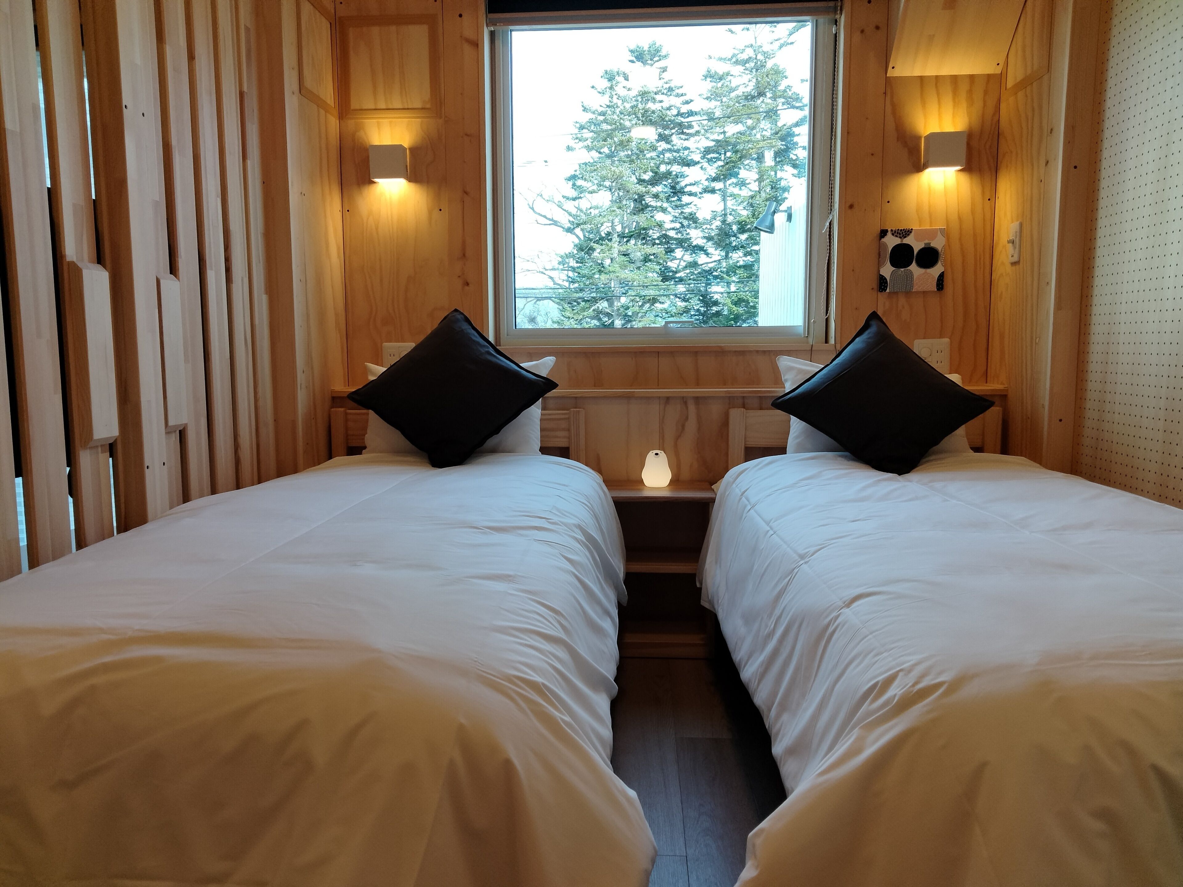 Blackout drapes, free WiFi, bed sheets