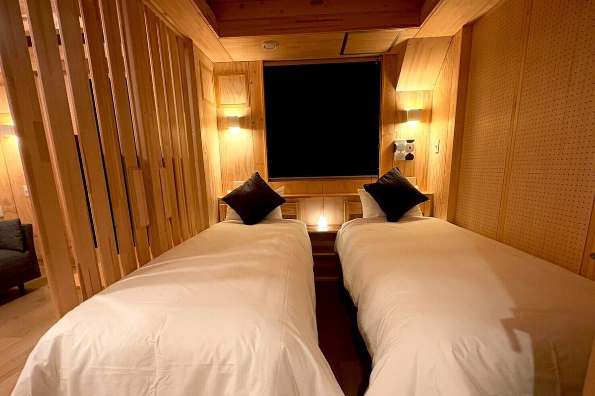 Blackout curtains, free WiFi, bed sheets