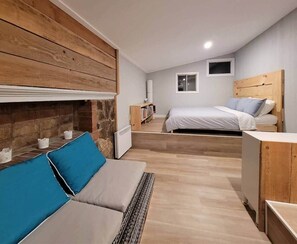 3 多间卧室、办公桌、免费 WiFi、床单