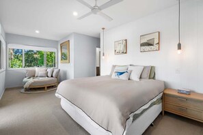 Iron/ironing board, bed sheets - Golden Valley Luxury Hinterland Escape (Valdora)